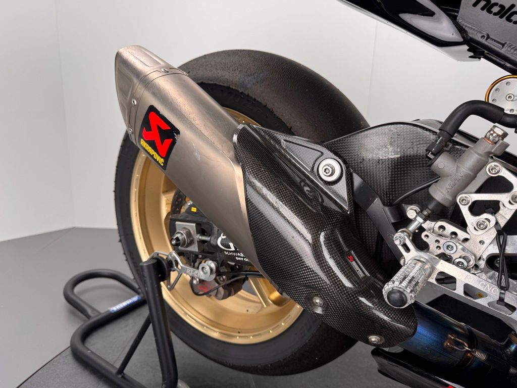 Fahrzeugabbildung Yamaha YZF-R1 RACEBIKE *ÖHLINS *AKRA *H2O *UVM.