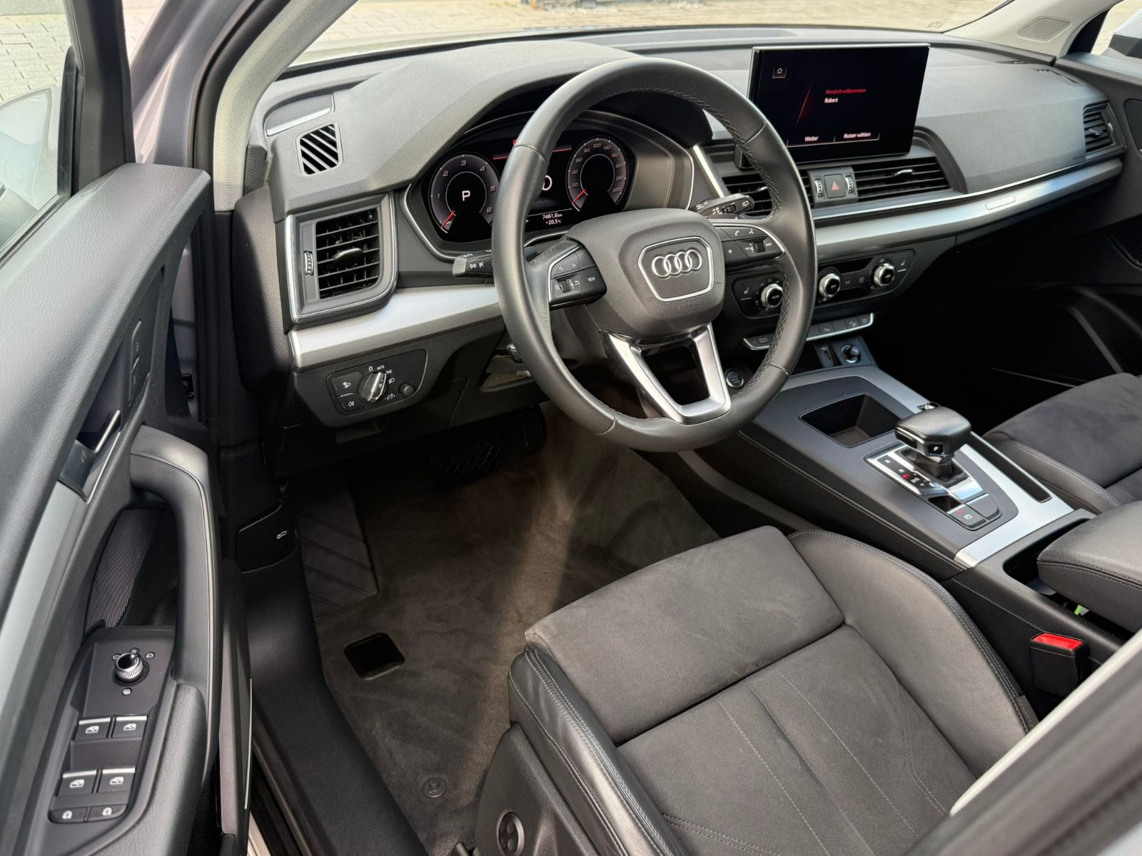 Fahrzeugabbildung Audi Q5 Sportback 40 TDI quattro advanced
