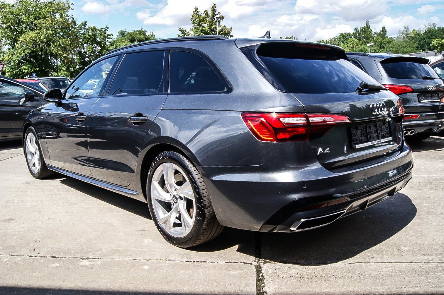 Fahrzeugabbildung Audi A4 Avant 45 TDI quattro S line PANORAMA KAMERA L