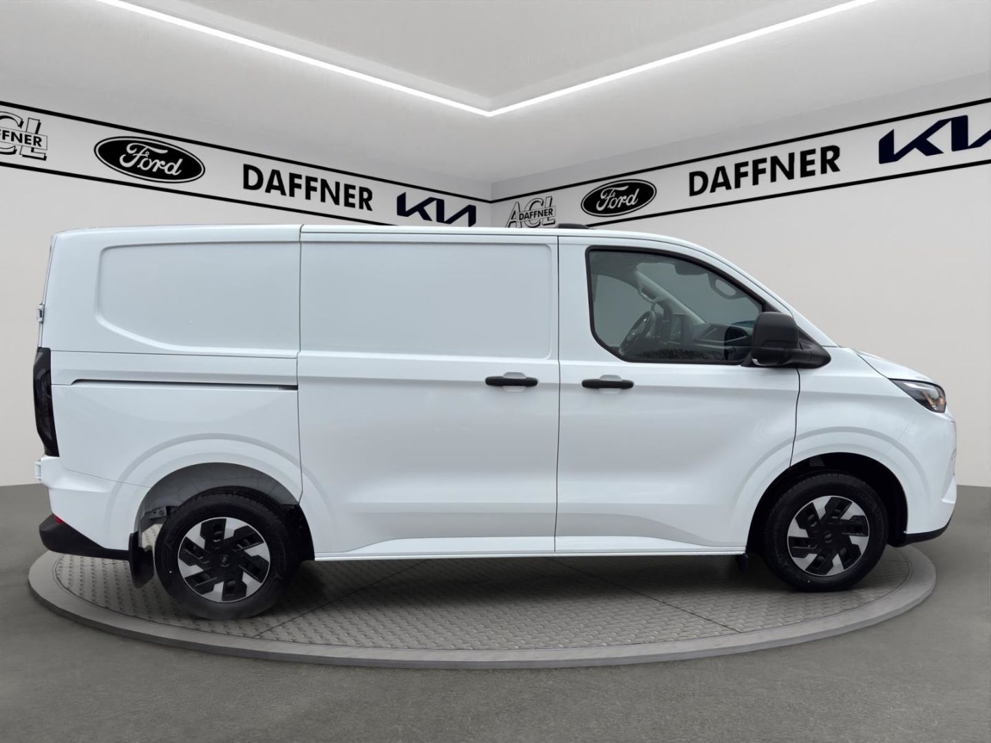 Fahrzeugabbildung Ford Transit Custom Kasten 320 L1 Trend FWD Plug-in H