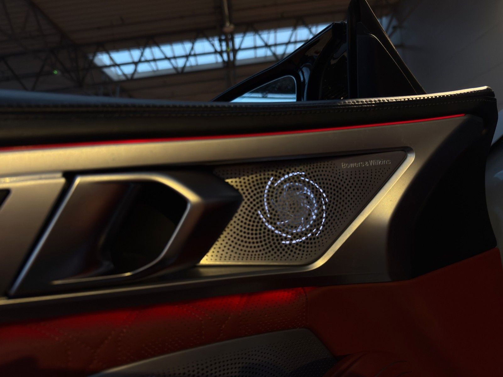 Fahrzeugabbildung BMW M8 Comp xDrive B&W/Keramik/SportAGA/Carbon/Laser