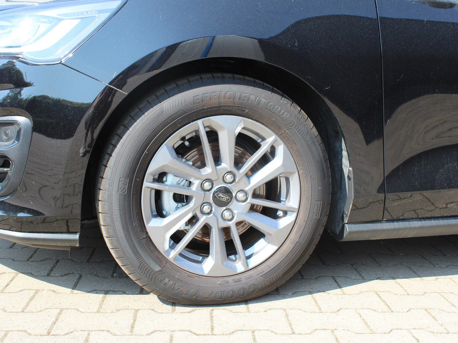 Fahrzeugabbildung Ford Focus Titanium X 1,5 EcoBlue