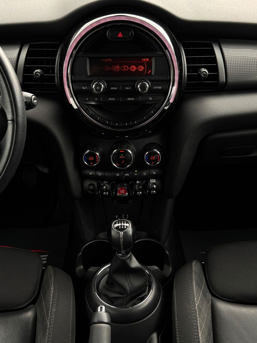 Fahrzeugabbildung MINI Cooper Temp. Komfortzugang JCW H&K PDC SHZ BLT
