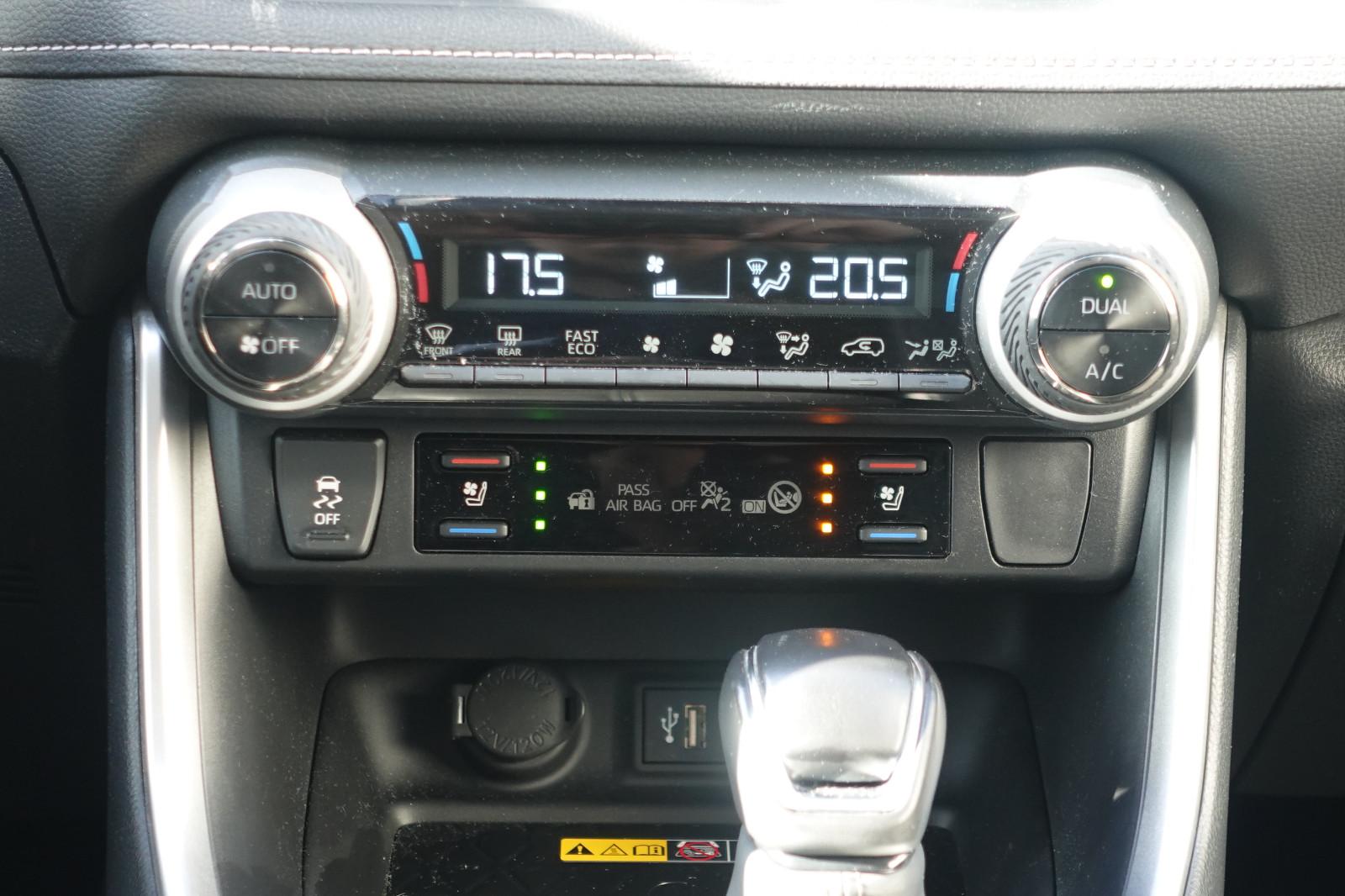 Toyota RAV 4 2.5 Hybrid Lounge Allrad 5J Garantie