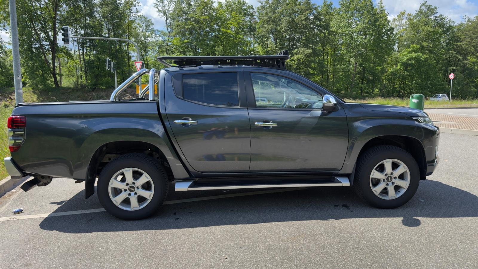 Mitsubishi L200 Vollaustattung Leder Top Navi
