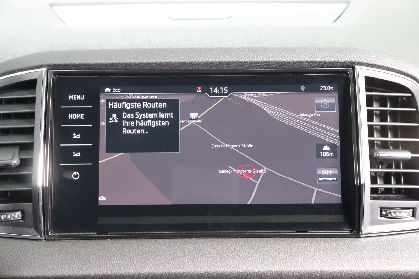 Fahrzeugabbildung SKODA Karoq 4x4 Memory * Navi * DSG * LED * AHK