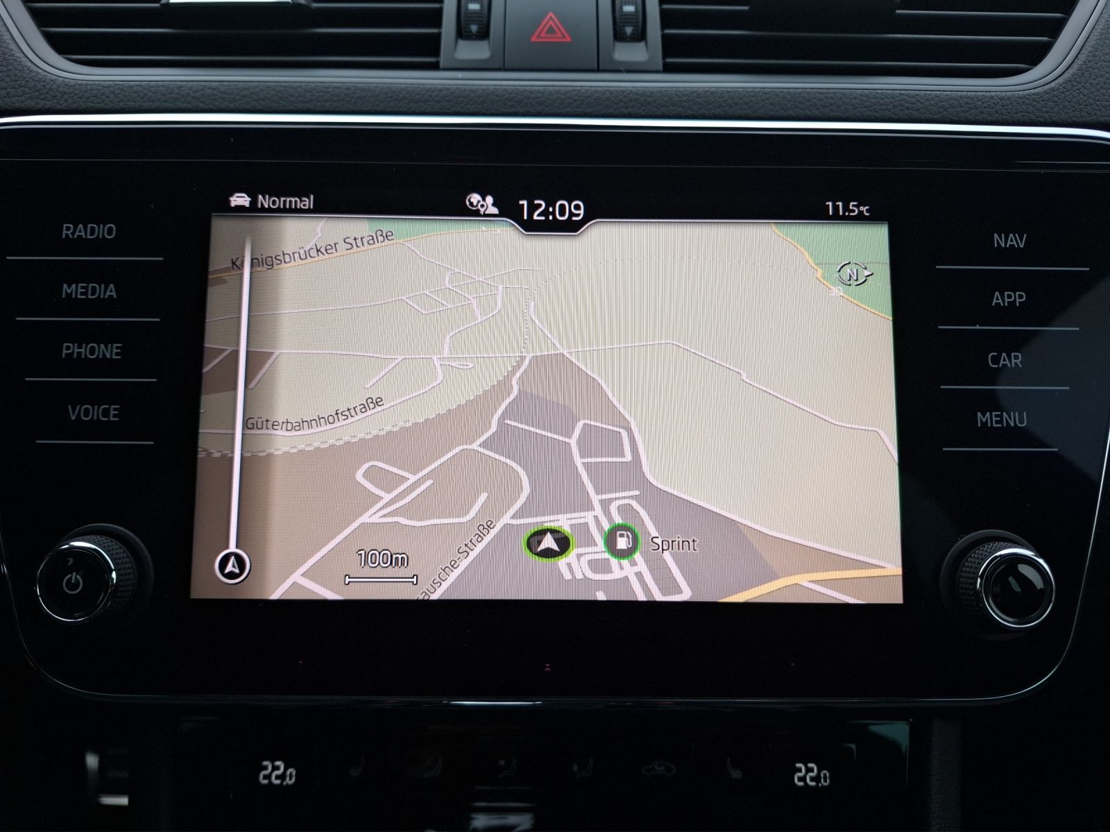 Fahrzeugabbildung SKODA Superb Combi TDI Sportline DSG 4x4 Matrix Navi A