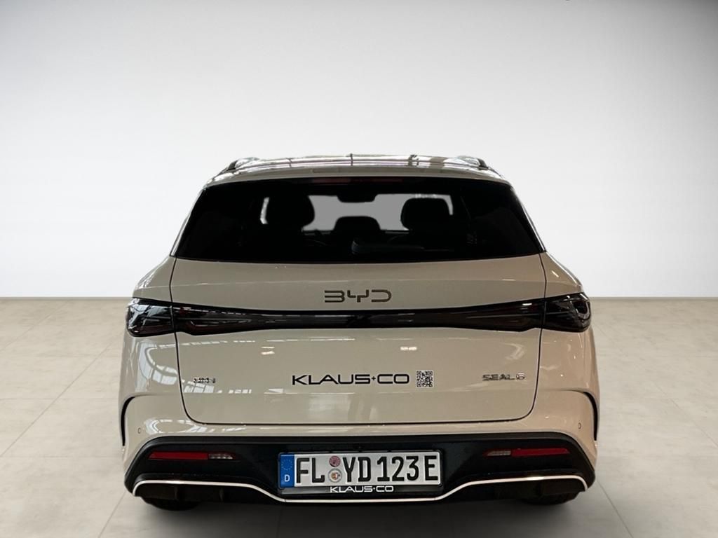 BYD SEAL 6