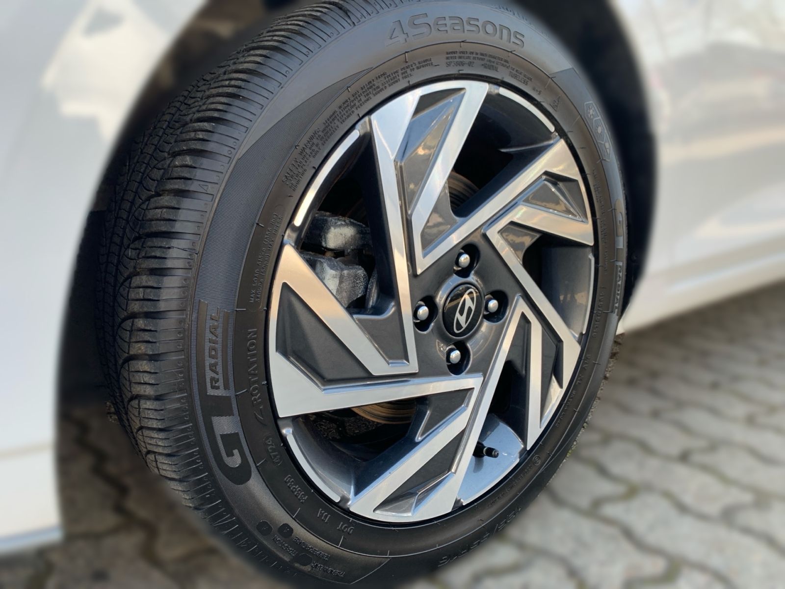 Fahrzeugabbildung Hyundai i20 1.0 T-GDI 7-DCT Trend LED BOSE