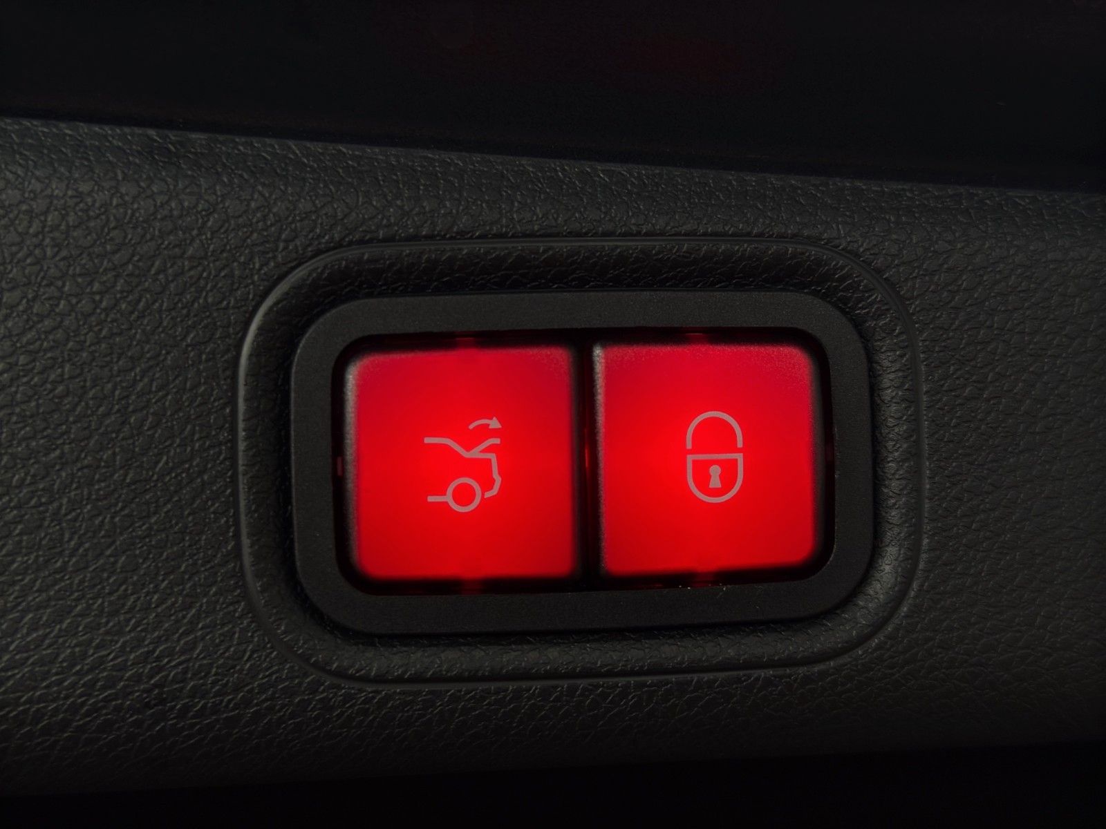 Fahrzeugabbildung Mercedes-Benz E63s AMG 4Matic+ Pano/Magno/SportAGA/Widescreen