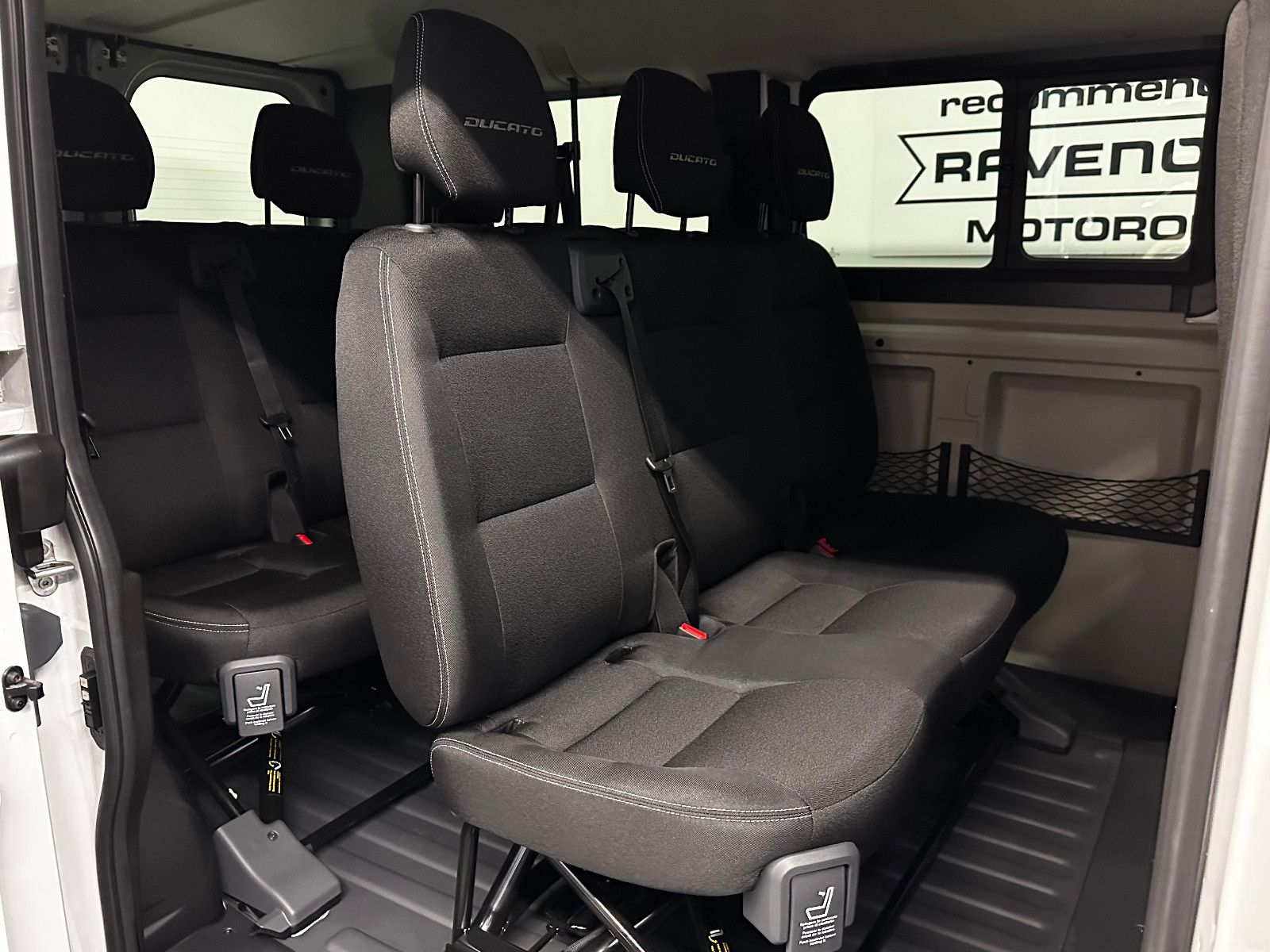 Fahrzeugabbildung Fiat Ducato Kombi 30 140 L1H1 RS: 3000 mm 9-SITZER