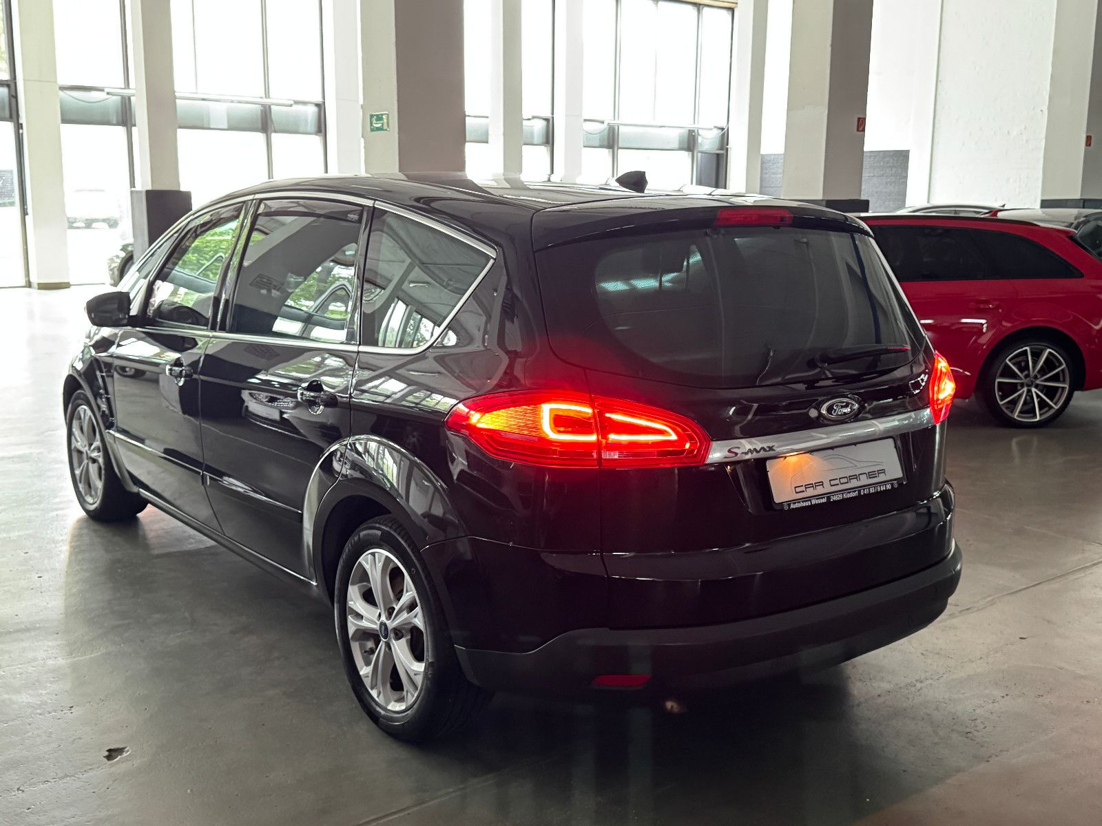 Fahrzeugabbildung Ford S-MAX AUTOMATIK SPORTPAKET TITANIUM X VOLL