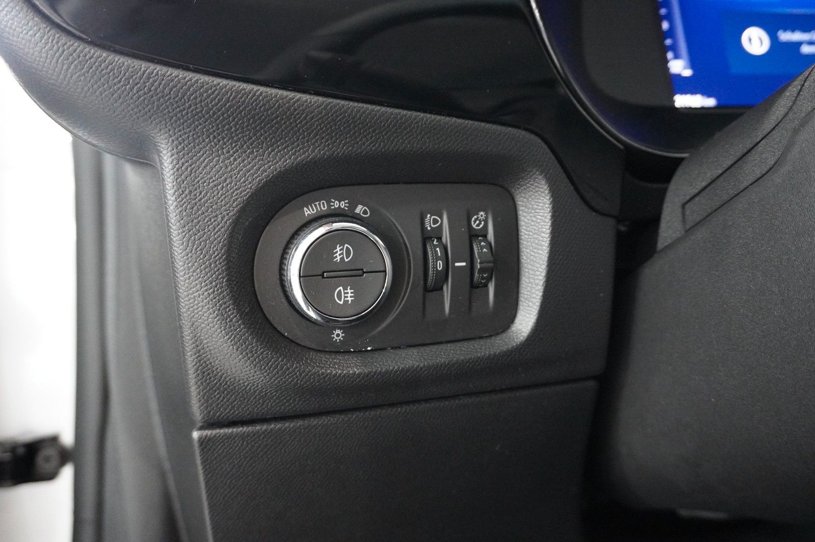 Fahrzeugabbildung Opel Corsa F 1.2 FACELIFT NAVI/LED/KAMERA/VIRTU./DAB+