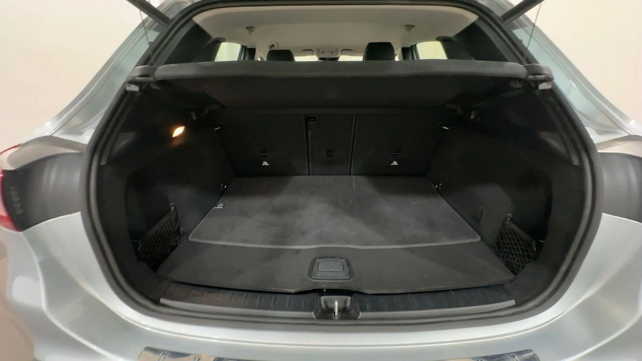 Other Mercedes-benz GLA 180 d Automatic Progressive Ad imagem 2