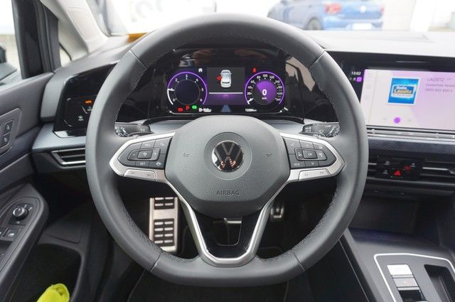 Fahrzeugabbildung Volkswagen Golf VIII TDI United DSG LED AHK Navi AID ACC RF