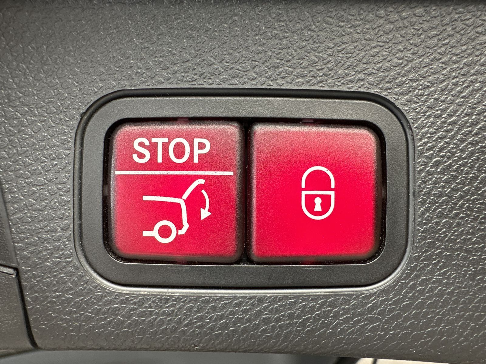 Fahrzeugabbildung Mercedes-Benz C 200 T AMG-Line NAV+LED+AHK+BURMESTER+DISTRONIC