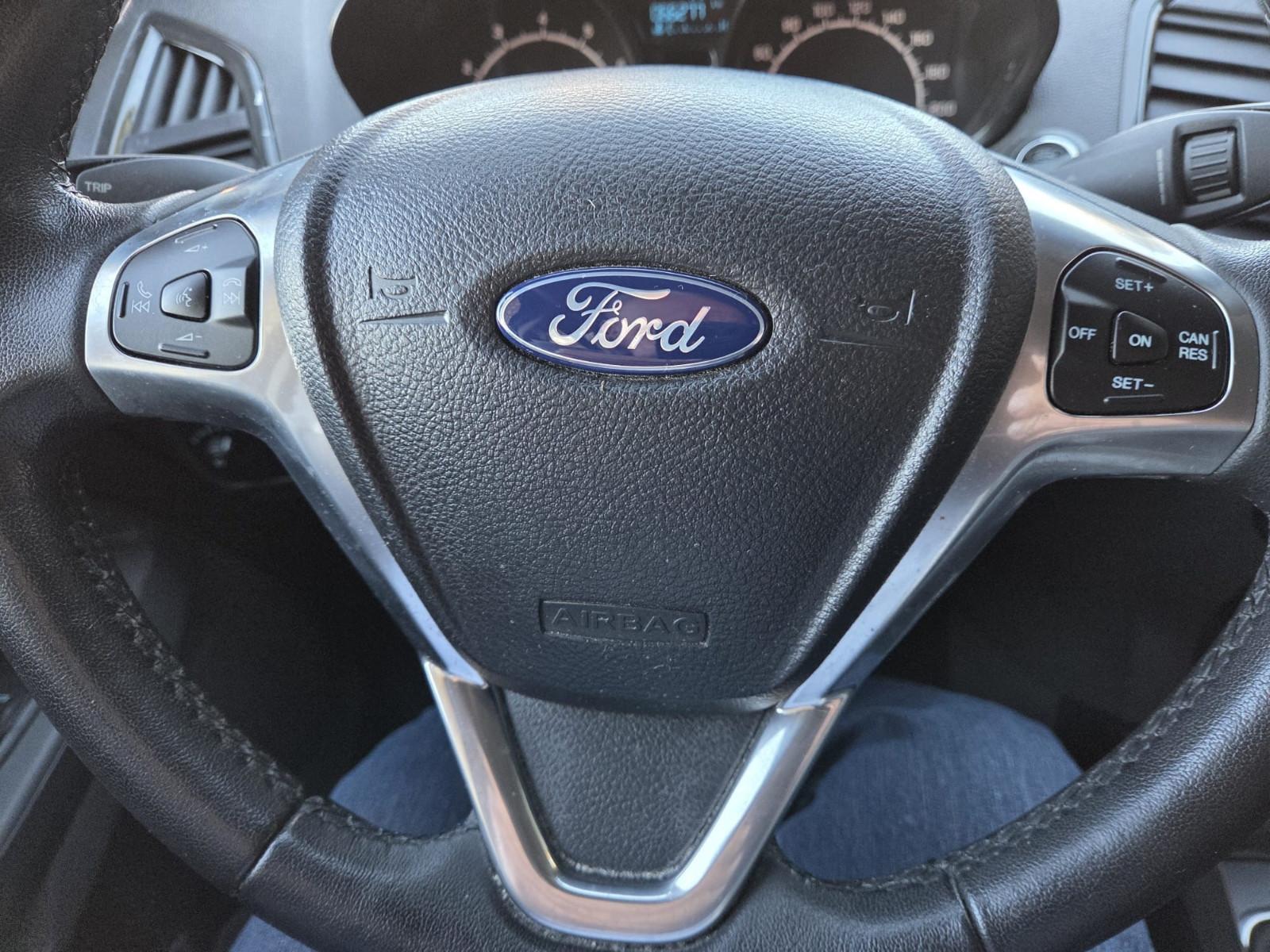 Ford EcoSport 2015 — photo 12