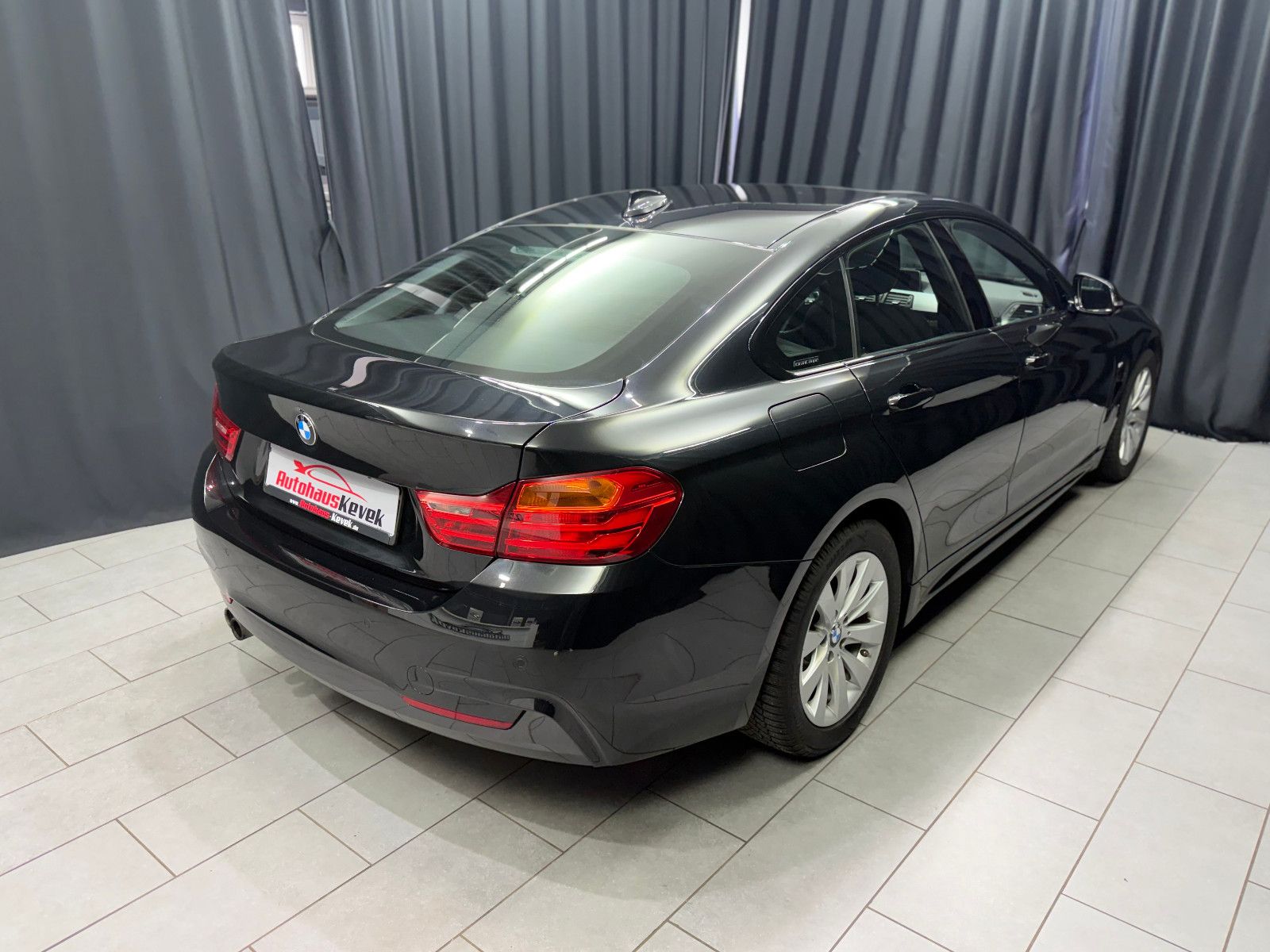 Fahrzeugabbildung BMW BMW 428i xDrive Gran Coupe M Sport|H&K|PANO|1.Hd