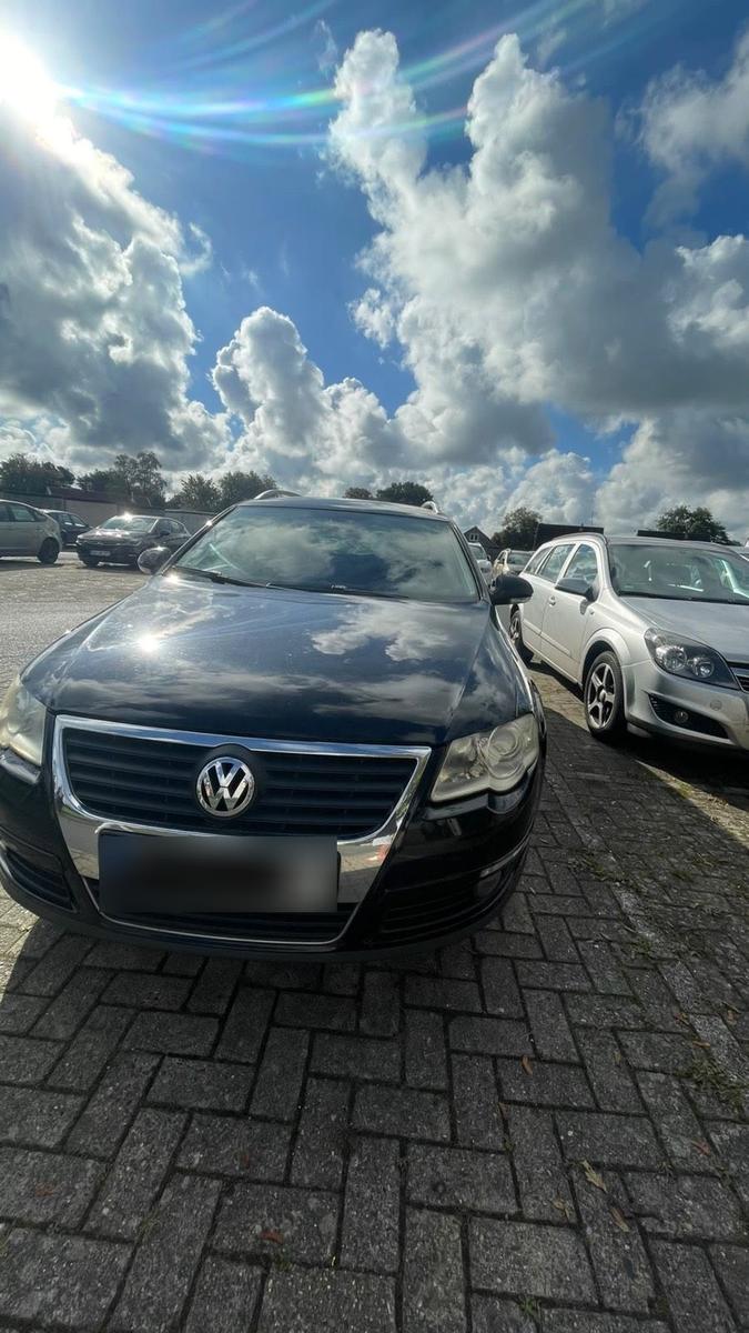Volkswagen Passat 2006 — rear view