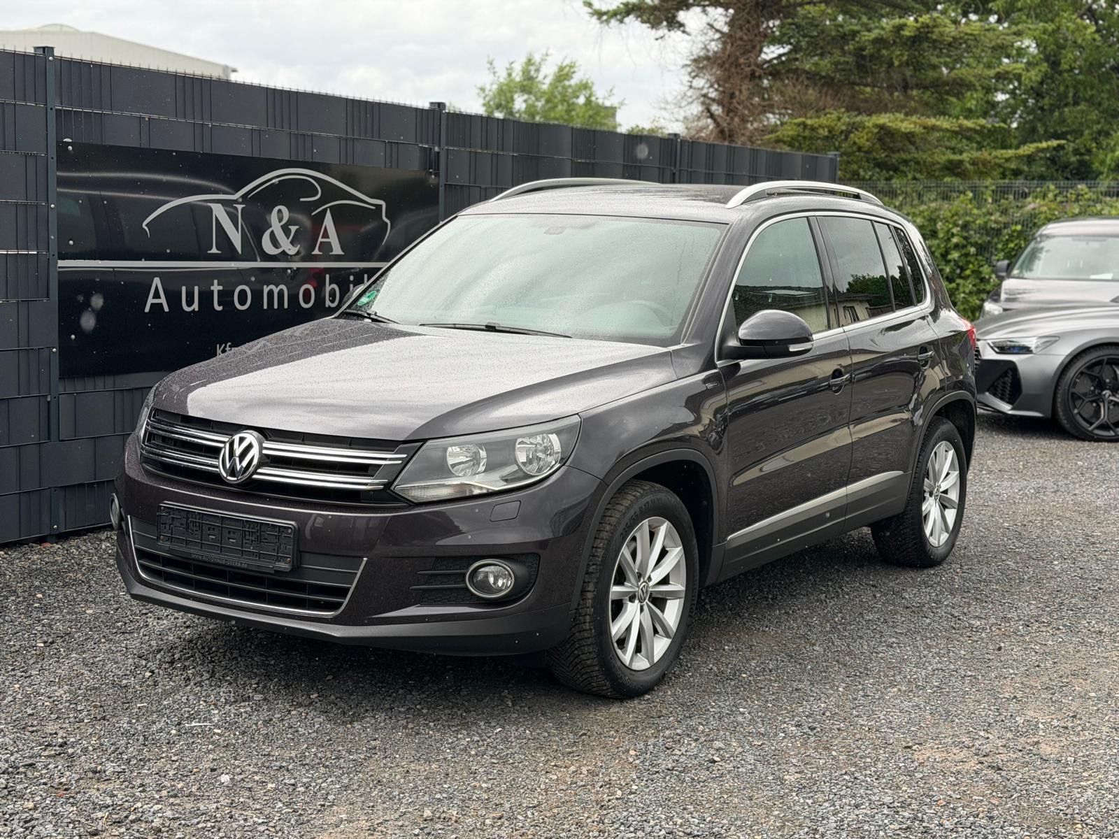 Volkswagen Tiguan - 1