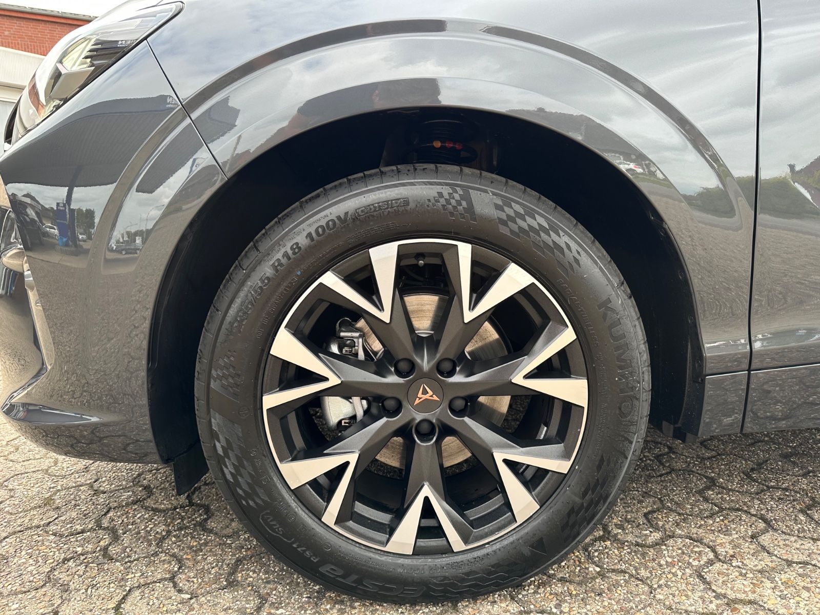 Fahrzeugabbildung CUPRA Terramar 1.5 eTSI DSG AHK/Navi/LED/ACC/SHZG