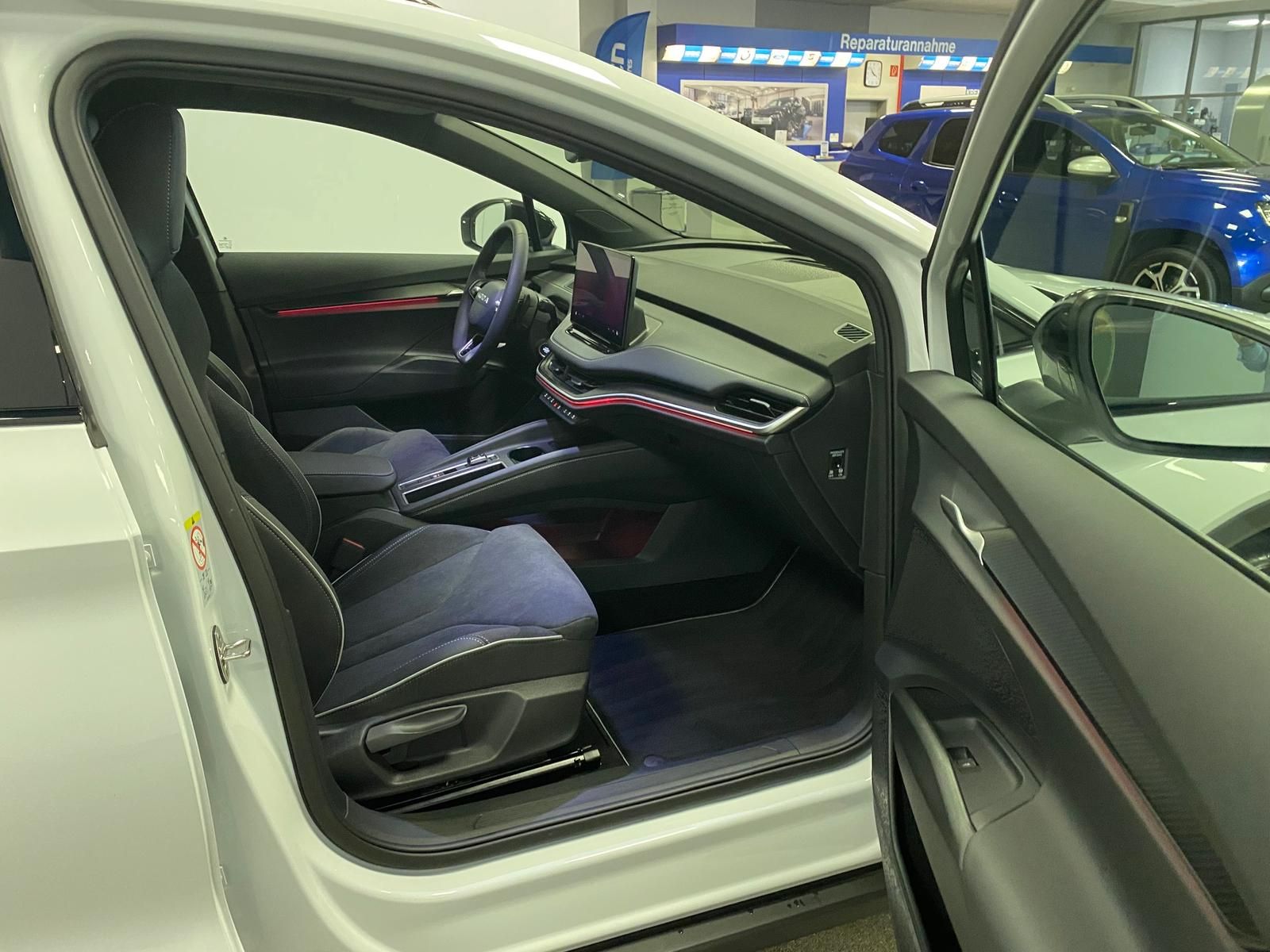 Fahrzeugabbildung SKODA Elroq 60 Sportline+ACC+Kamera+NAVI+4xSITZHEIZUNG