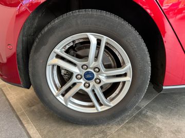 MYAUTOCENTER – Gebraucht- und Jahreswagen mit Werkstattservice in Pfaffenhofen Ford Focus Lim. *Pano*Kamera*AHK*LED*