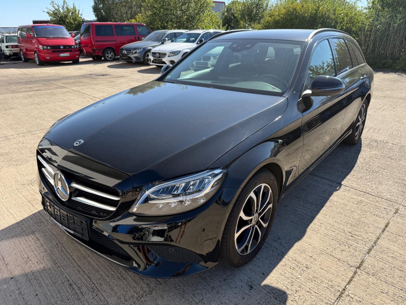 Mercedes-Benz C 200 d T-Modell Night LED Kamera AHK Garantie