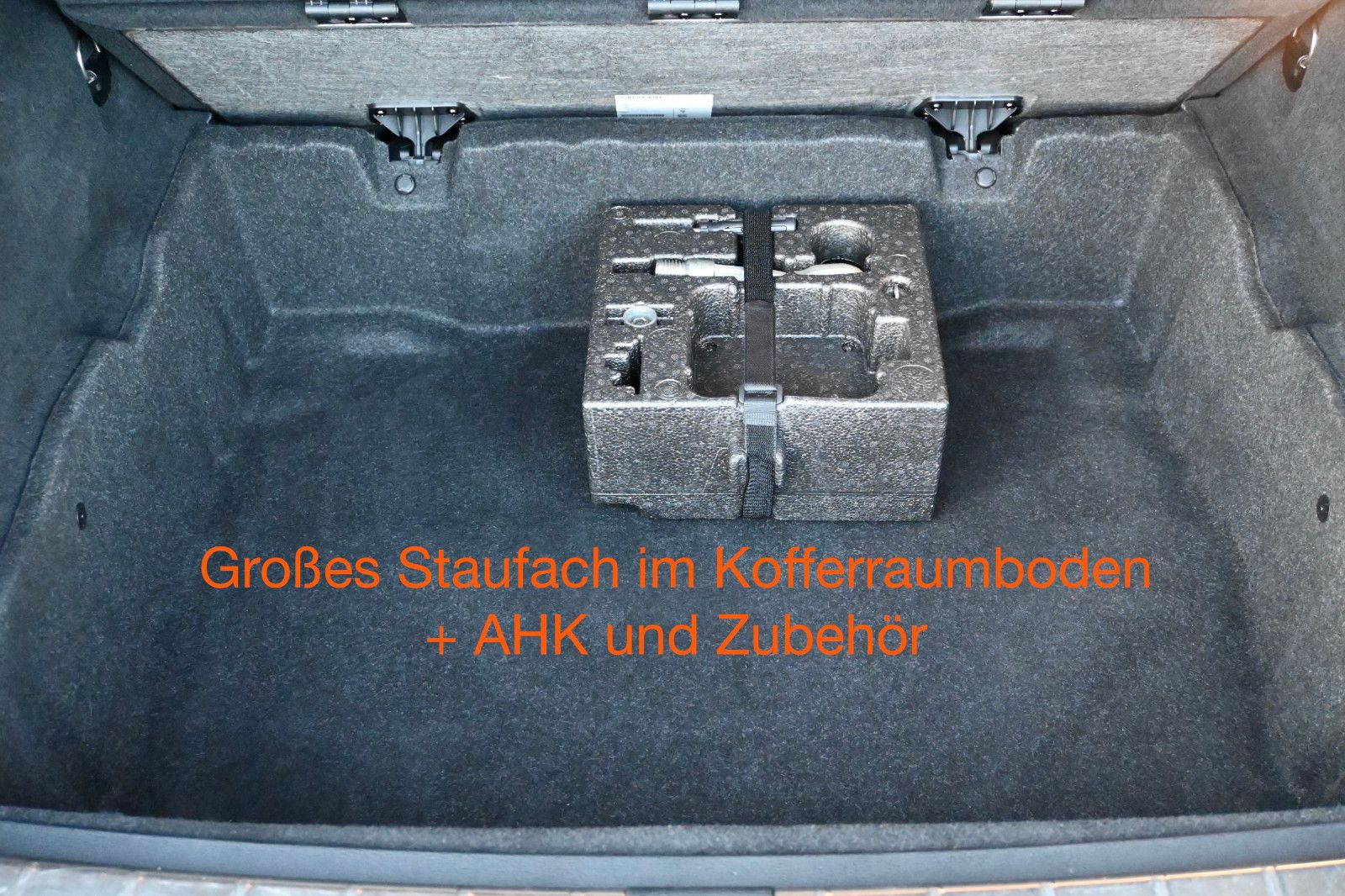 Fahrzeugabbildung BMW X1 xDr. 18d Sport Line °AHK°LEDER°HEAD-UP°KAMERA