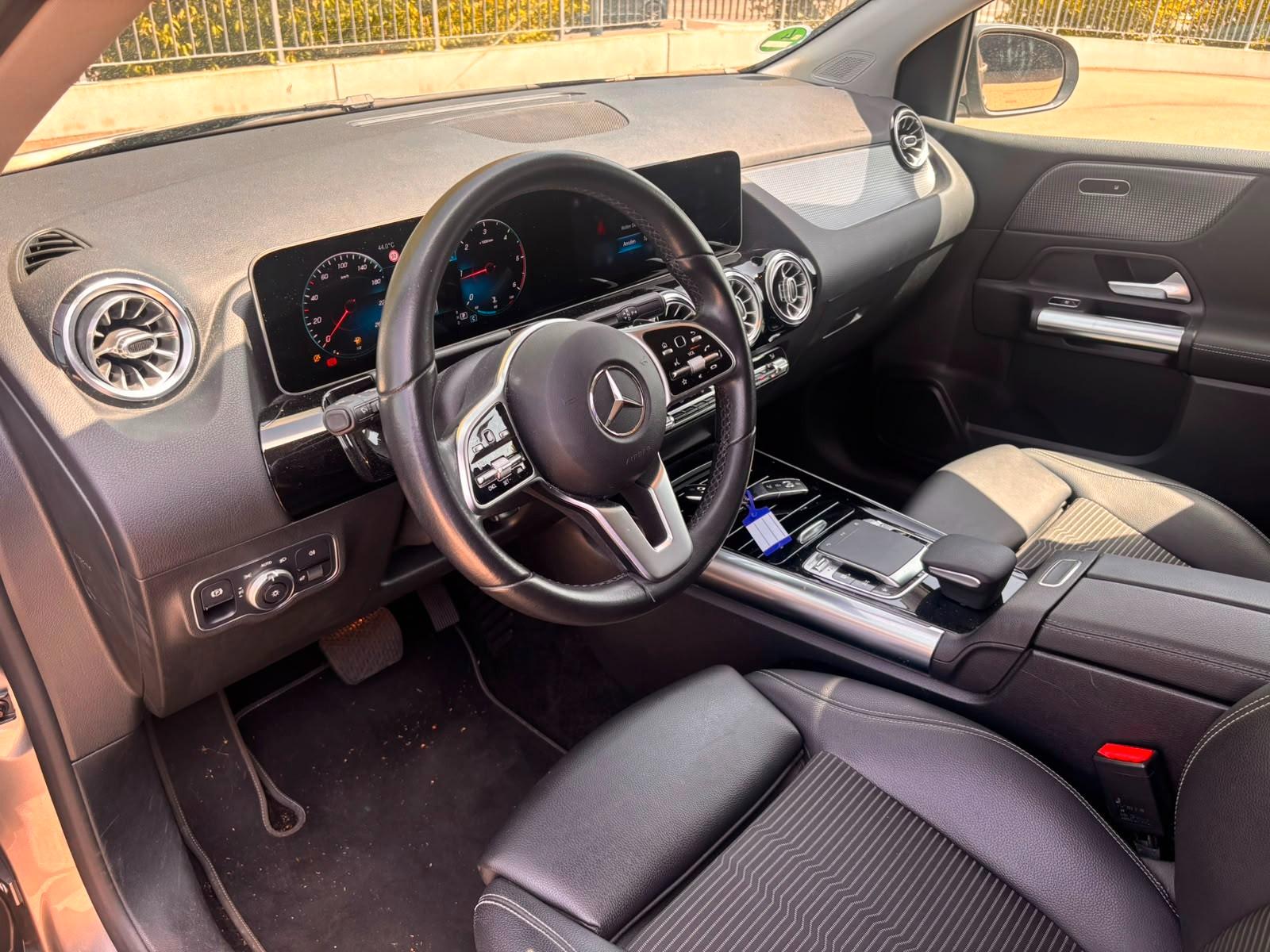 Mercedes-Benz B 220 B B 220 d