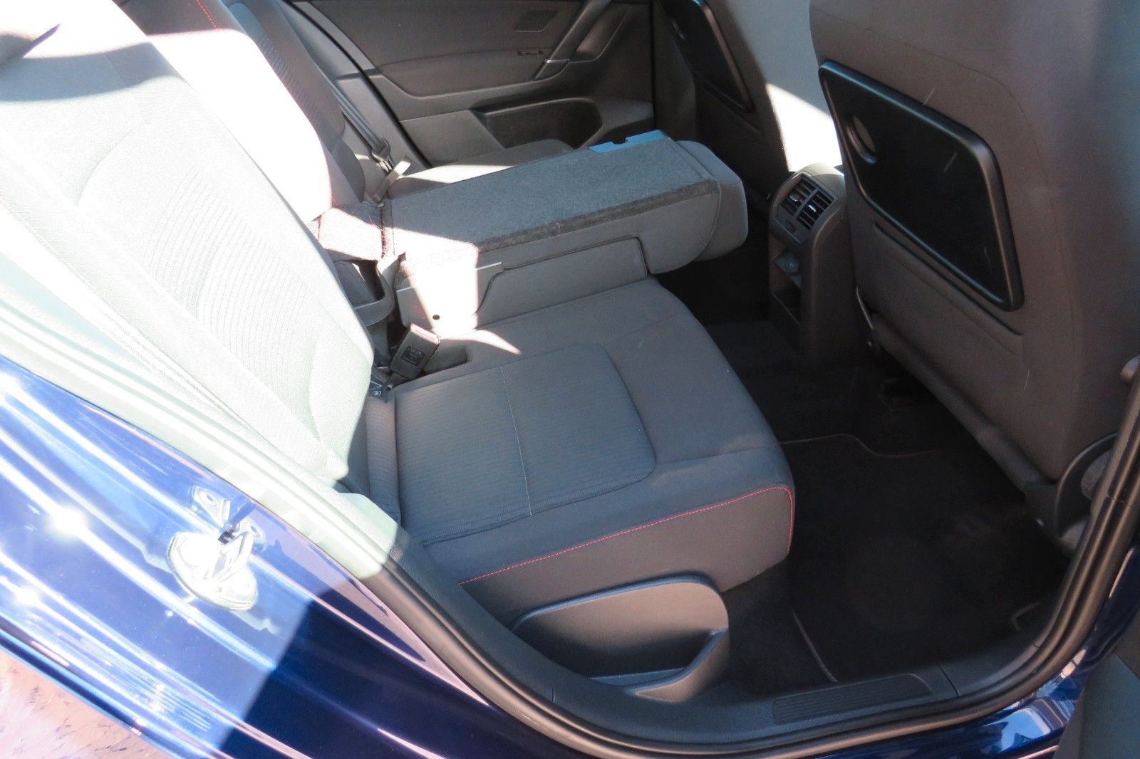 Fahrzeugabbildung Volkswagen Golf Sportsvan DSG SOUND SITZH. PDC ACC AHK