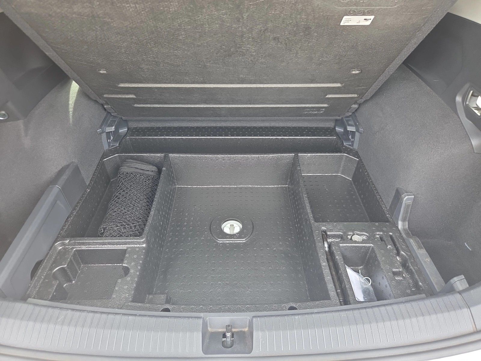 Fahrzeugabbildung Volkswagen Tiguan Allspace TSI Life DSG LED Navi ACC AHK Pa