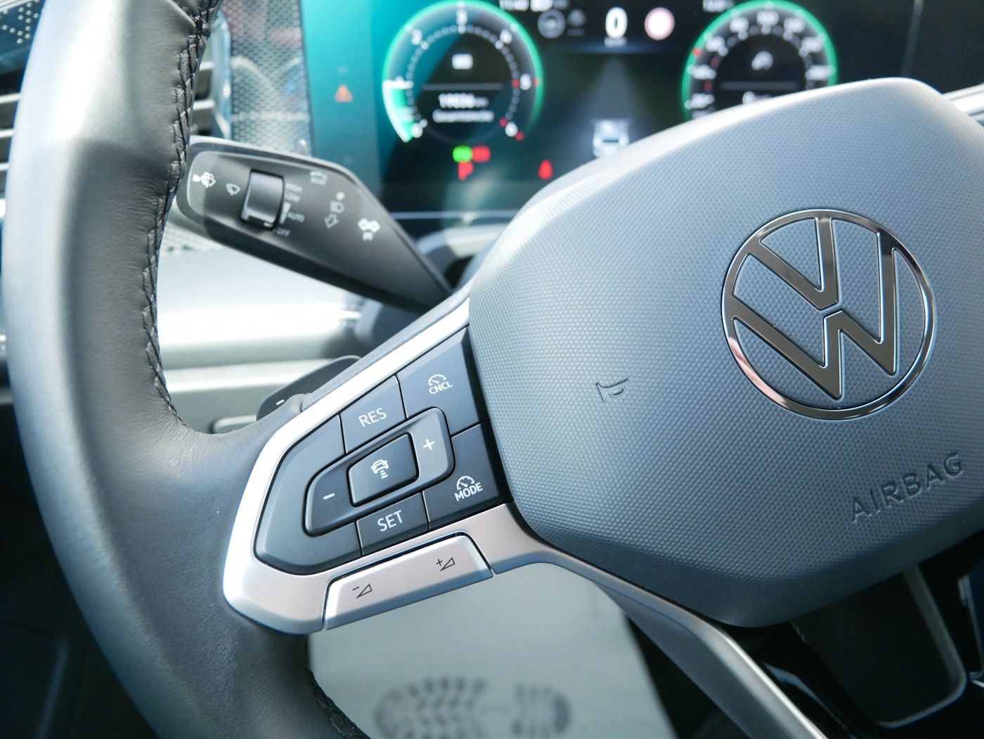 Fahrzeugabbildung Volkswagen Passat Variant 2.0 Business NEU56T AHK ACC Kamer