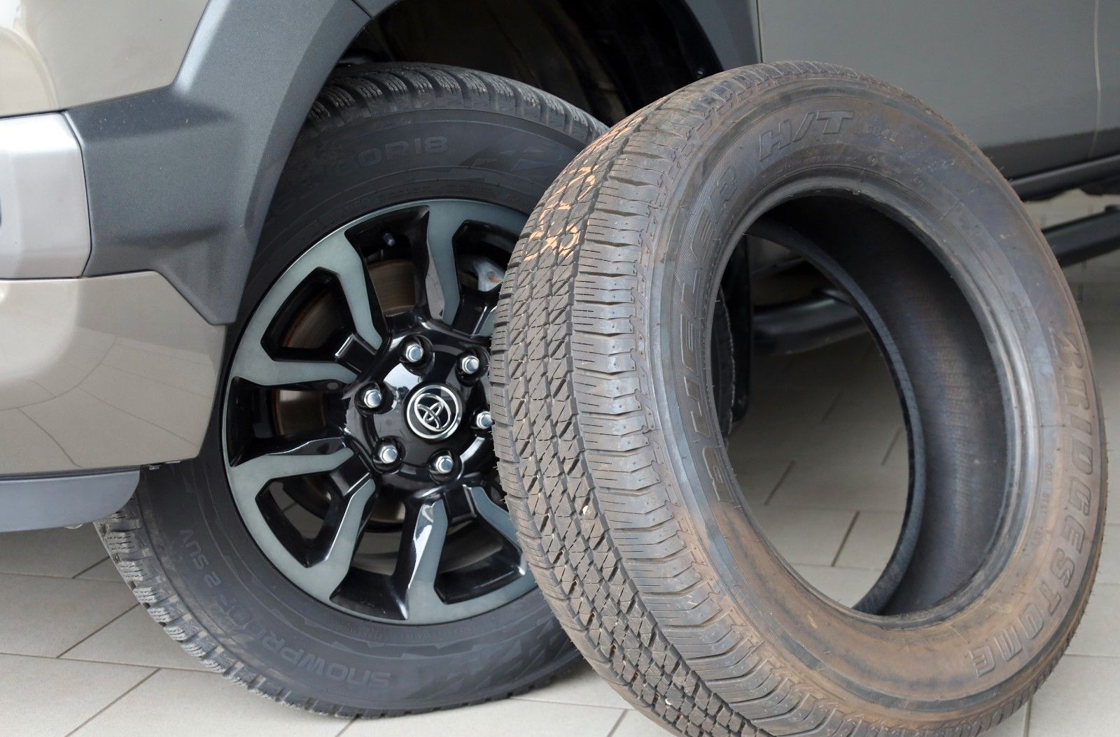 Fahrzeugabbildung Toyota Hilux 2.8 D-4D Invincible Sport,Leder,ACC,AHK+WR