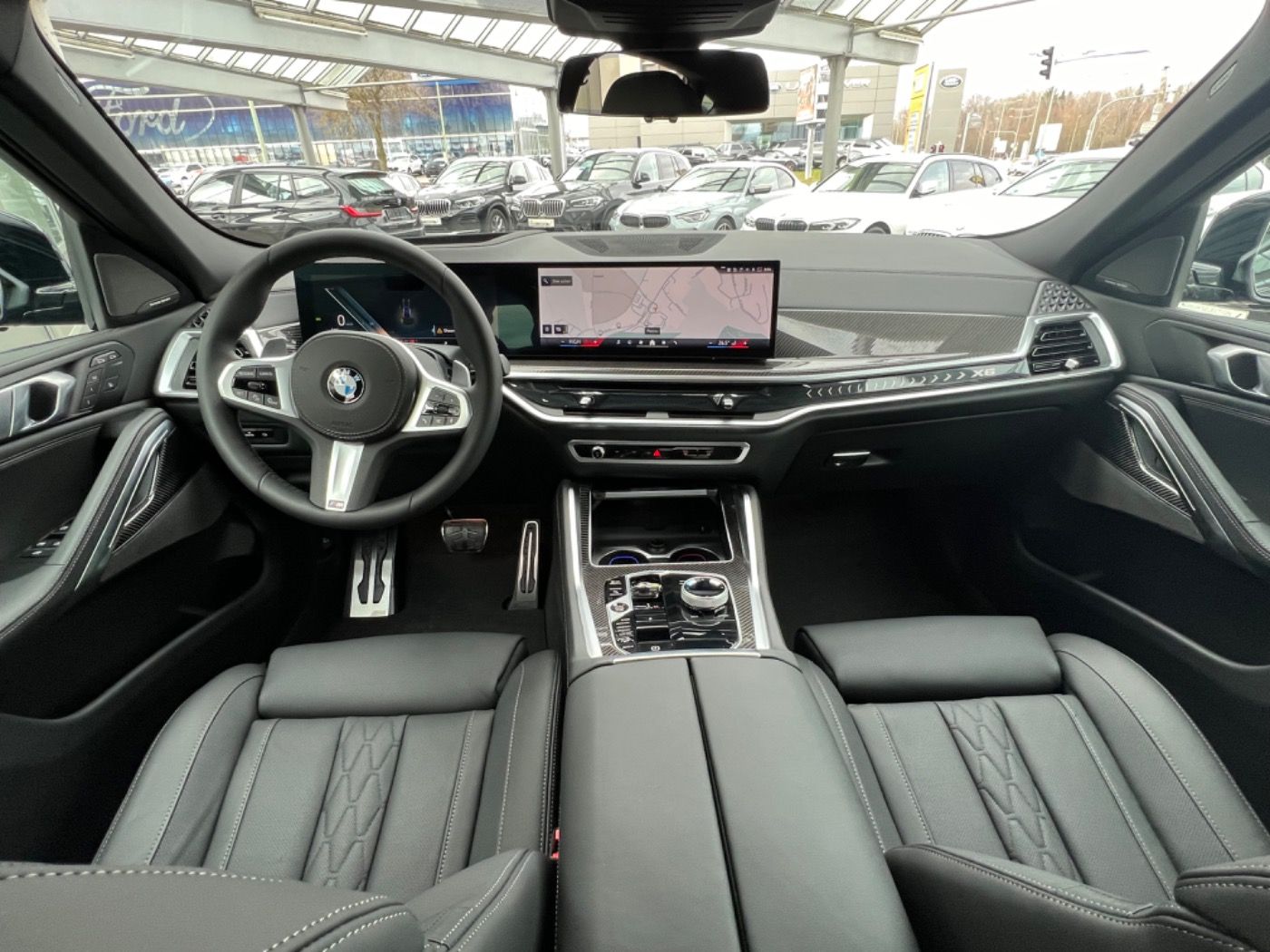 Fahrzeugabbildung BMW X6 xDrive40i M-Sport-Pro 22''LM/ACC/SitzLüft/GSD