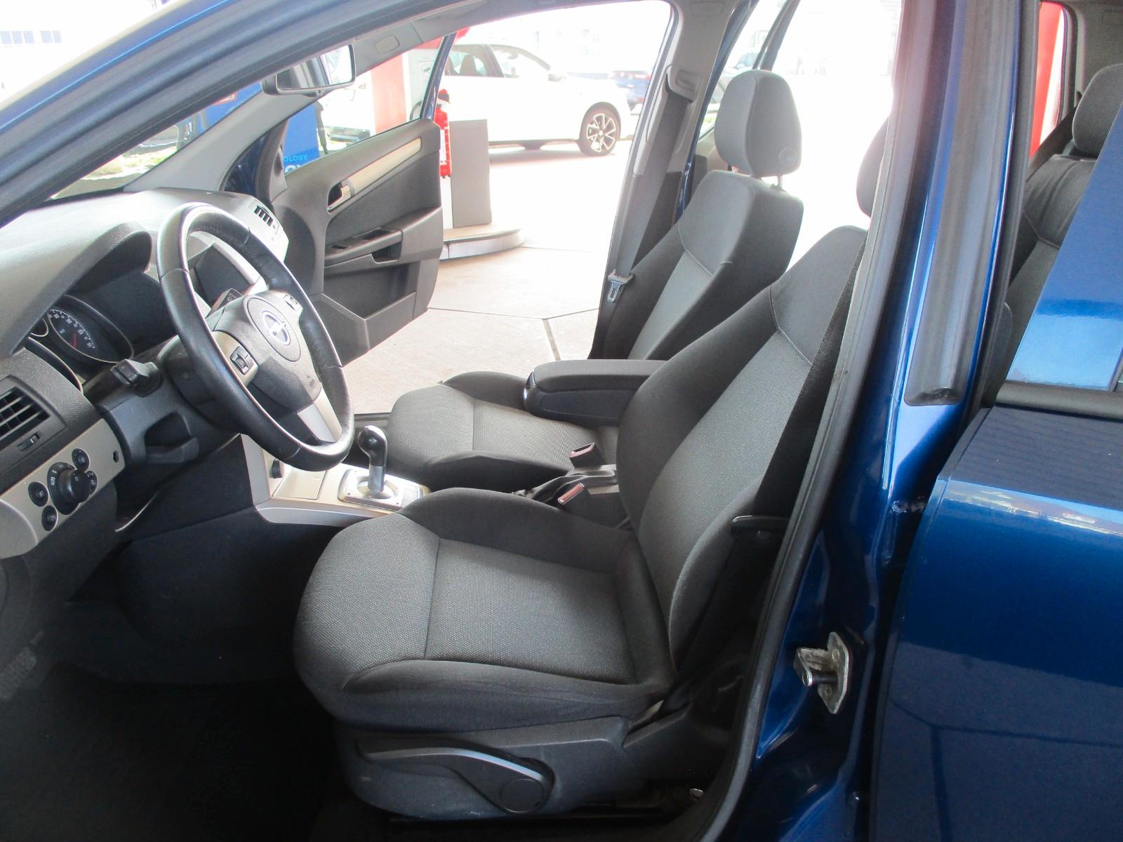 Opel Astra 2007 — photo 9