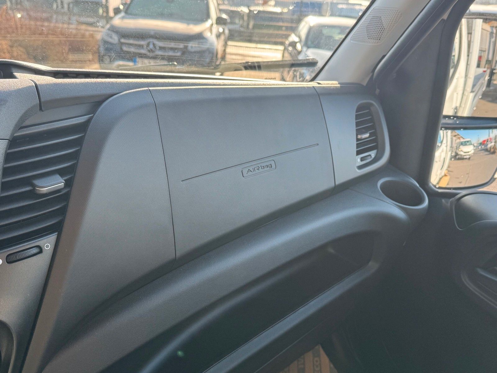 Fahrzeugabbildung Iveco Daily 35S14 A8*R3.450mm*Automatik*Kamera*2Sitze*