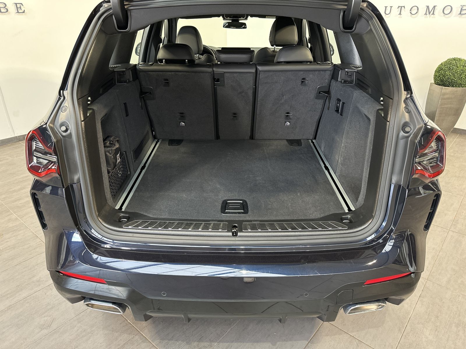 Fahrzeugabbildung BMW X3 xDrive20d M-Sport NAV+LED+HEAD-UP+ACC+19ZOLL