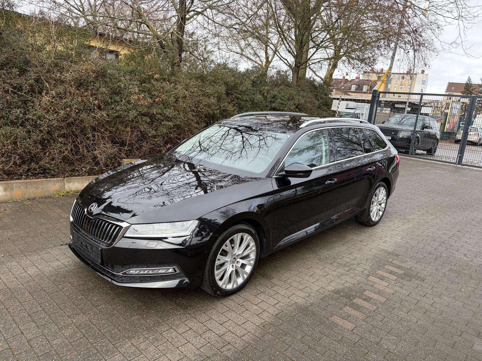 Skoda Superb Style 4x4/Panorama/Navi/Pdc/Kamera/Memory