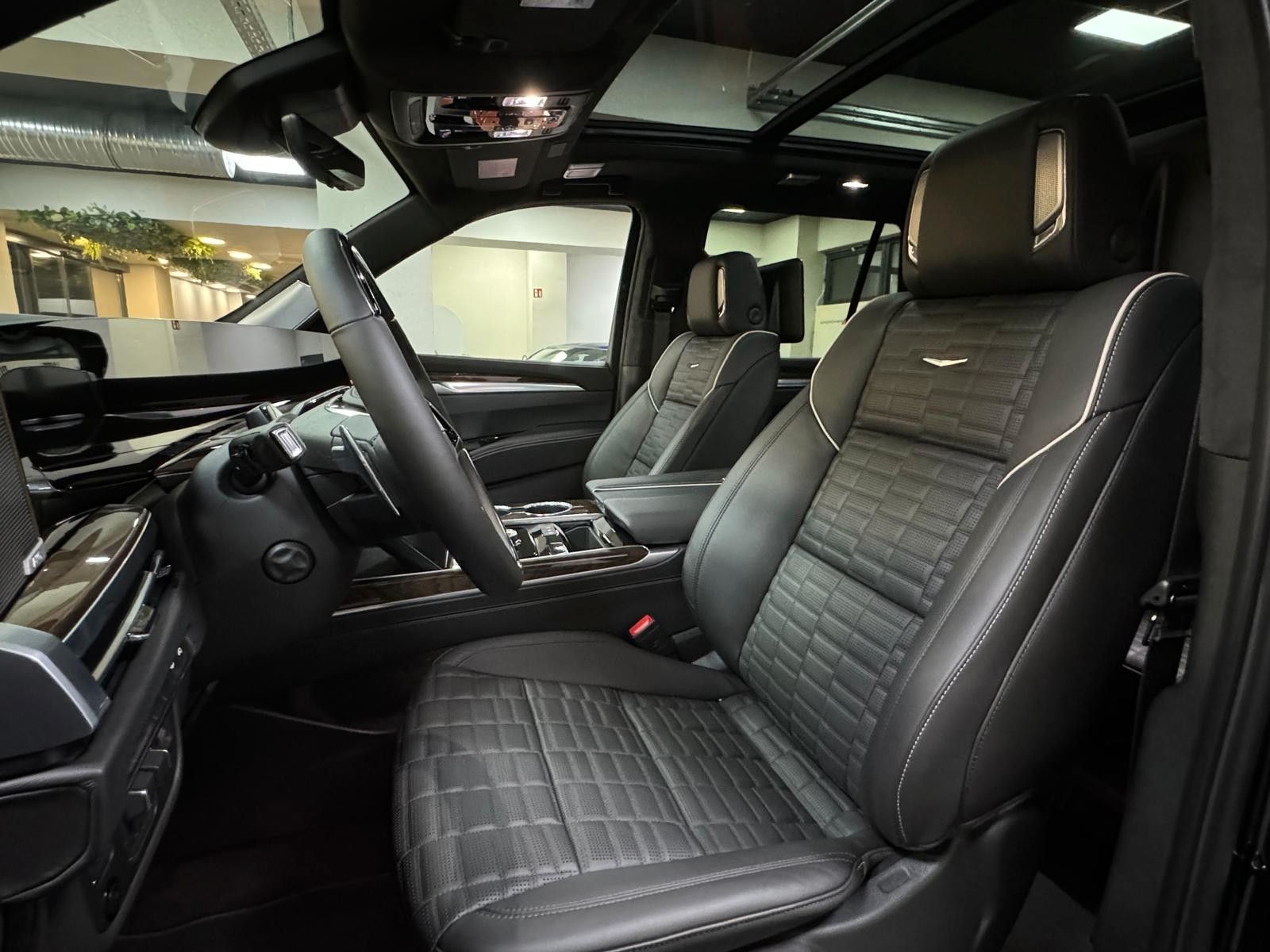 Fahrzeugabbildung Cadillac 2026 ESCALADE SPORT PLATINUM 6.2 V8-HUD-NIGHT V