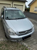 Kia Carnival - Kia Carnival mit Diesel-Antrieb: Kleinbus, Automatik