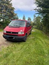 Volkswagen T4 Caravelle 2,5-l-Diesel TDI 65kW Standard - rote Volkswagen T4 Caravelle