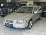 Volvo V70 Kombi 2.5 T Kinetic*Rentnerfahrzeug* TOP* - Volvo V70: 5t