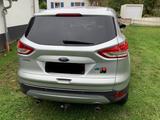 Ford  Kuga Titanium 2,0 TDCi 4x4 103kW  140 PS - Ford Kuga: 140 Ps