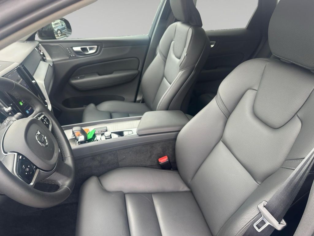 VOLVO XC60 T6 AWD Plug-in Hybrid Plus Dark VOLVO XC60 T6 AWD Plug-in Hybrid Plus Dark