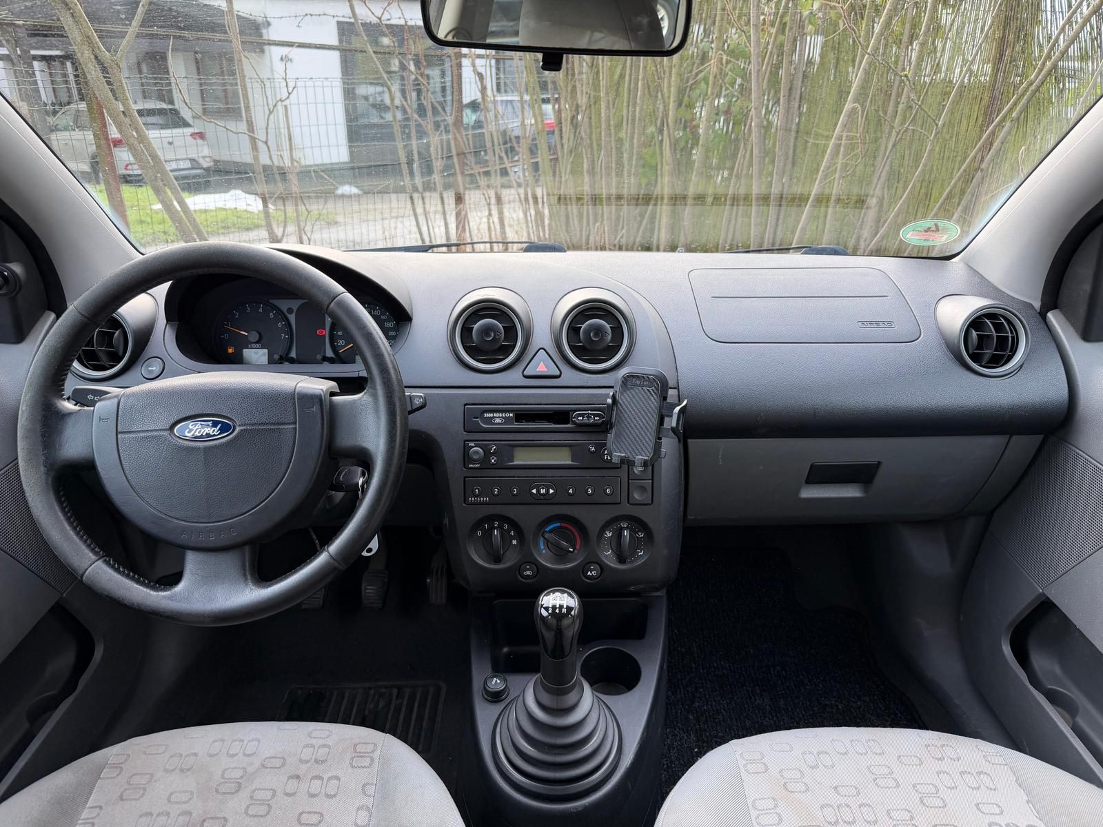 Fahrzeugabbildung Ford FIESTA AMBIENTE 1.3*TÜV NEU*AHK*KLIMA*8-FACH*