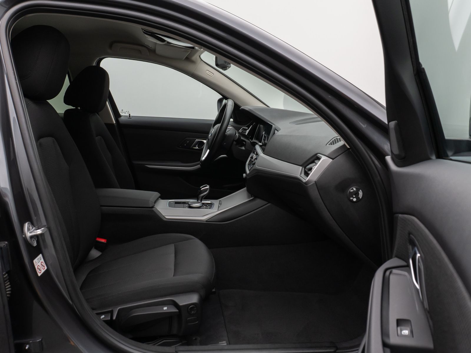 Fahrzeugabbildung BMW 320d DAB HiFi PDC Fernlichtassist Komfort Alarm