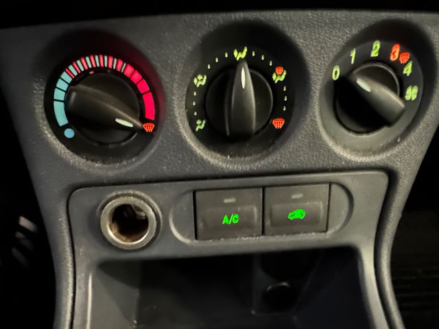 Fahrzeugabbildung Ford Tourneo Connect Trend lang*7-Sitzer*AHk*