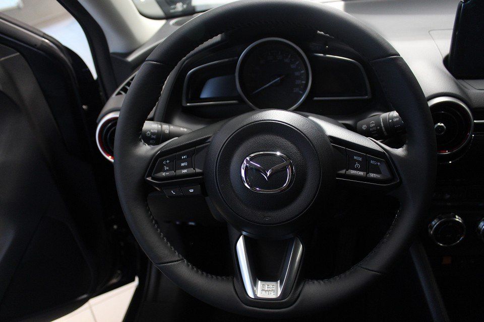 Fahrzeugabbildung Mazda 2 M-Hybrid Homura G-90 ACAA RFK LED DAB+ SHZ Tem