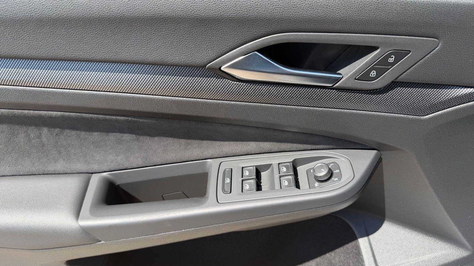 Volkswagen Golf VIII Variant 1.5 eTSI R-Line CARPLAY*KAMERA, миниатюра 21